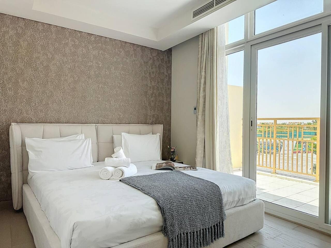 Key View - Aquilegia Villa, Damac Hills Dubái Exterior foto